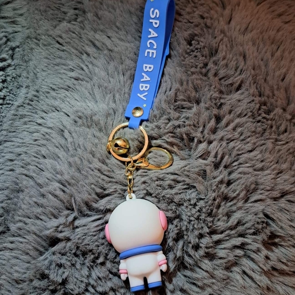 Hello Kitty Astronaut KeyChain. - Picture 2 of 3